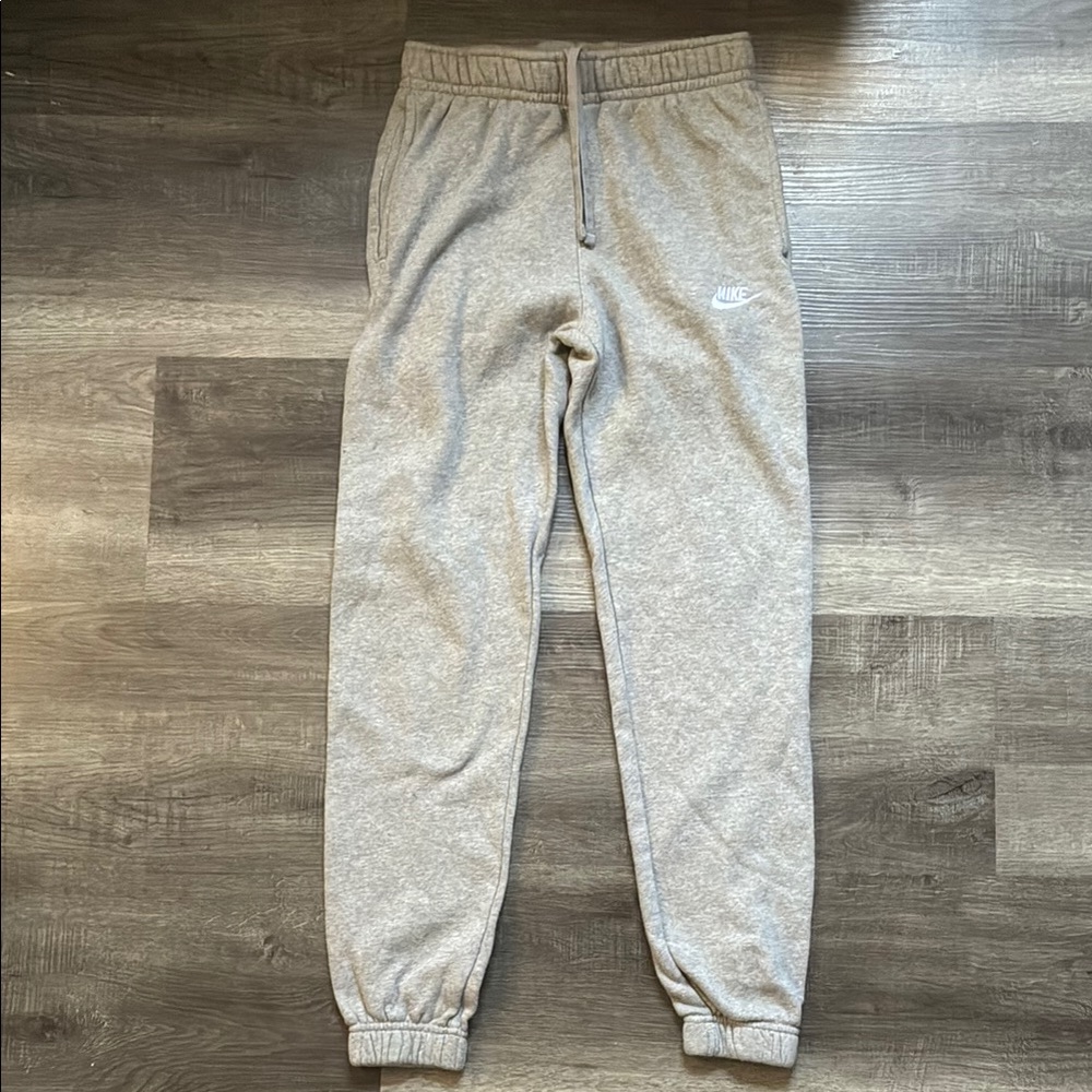 Nike women’s Light Gray Sweatpants